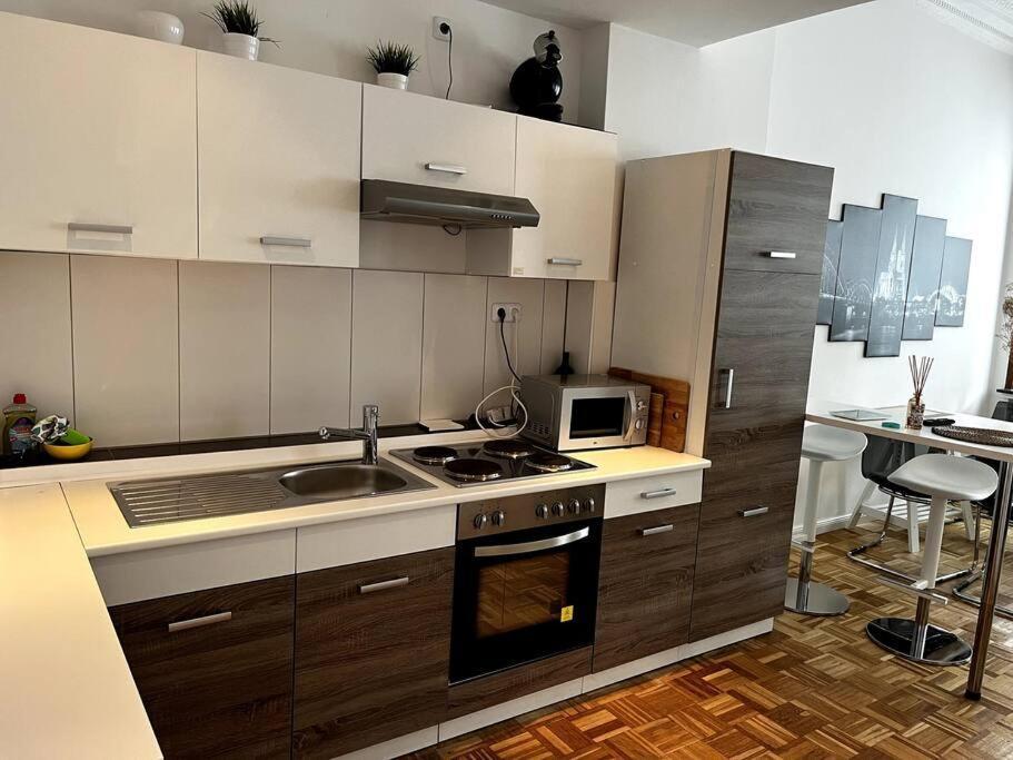 Exklusive Wohnung Mitten Im Schoensten Viertel Brema Exterior foto